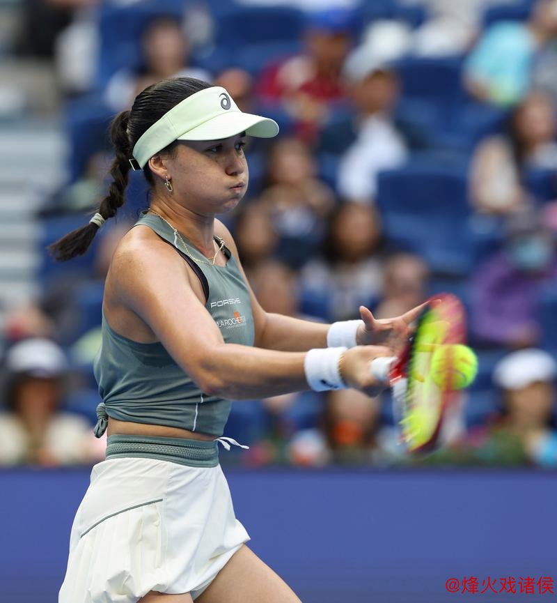 中网：高芙连续两年闯入四强，前冠军组合晋级女双半决赛