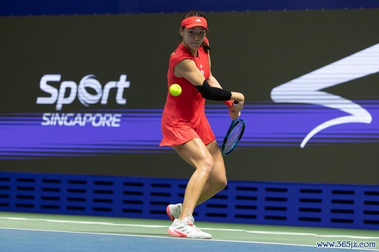 IW赛-王欣瑜全场仅得5局 不敌梅尔滕斯次轮止步