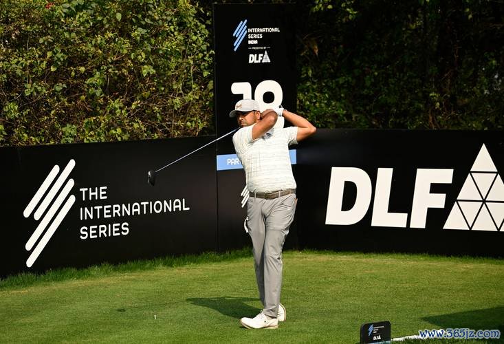 LIV高尔夫球星领衔新加坡公开赛 中国内地7人出战