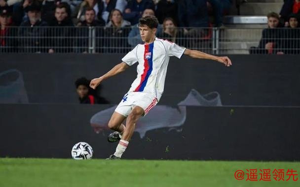 欧联杯焦点战：年青人状态低迷，里昂强势冲刺